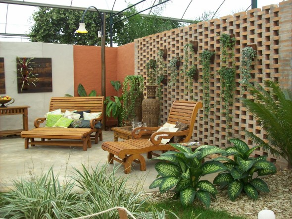 Apesar do espaço não ser grande, esse jardim com cobertura, ficou Apesar do espaço não ser grande, esse jardim com cobertura, ficou