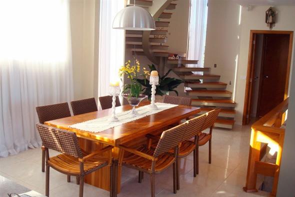Lindas mesas de madeira rústicas para decorar sua casa Modelos de mesas para casa