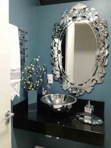 Espelhos pequenos para banheiro e lavabo 006