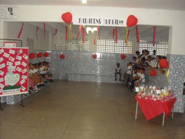 Decoração para o Dia das Mães em escola 016