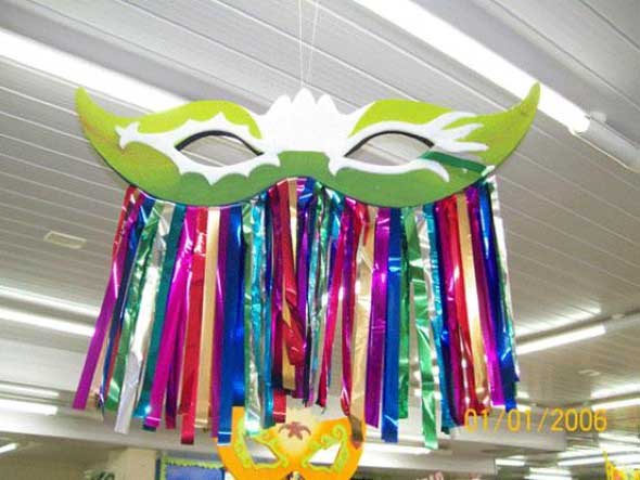 decorar-lojas-para-carnaval-012