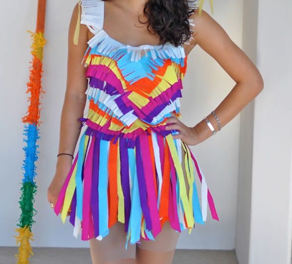 Fantasia de carnaval com material reciclado 014