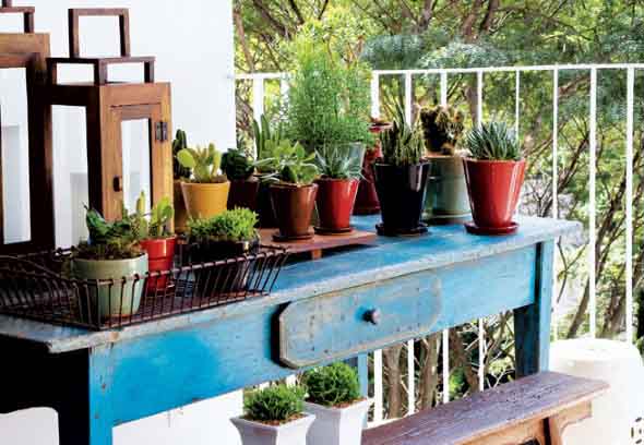 Mesinhas laterais para plantas em casa 009