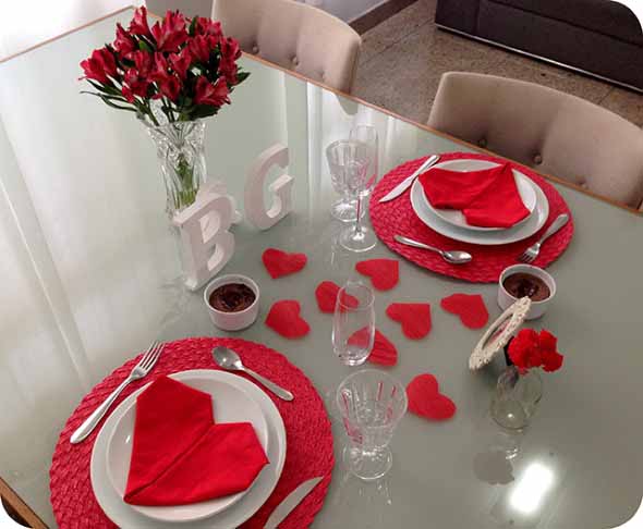 Decorando uma mesa de jantar romântica 007