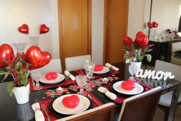 Decorando uma mesa de jantar romântica 012