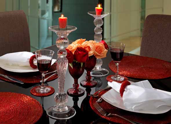 Velas e taças para decorar mesa de jantar 007