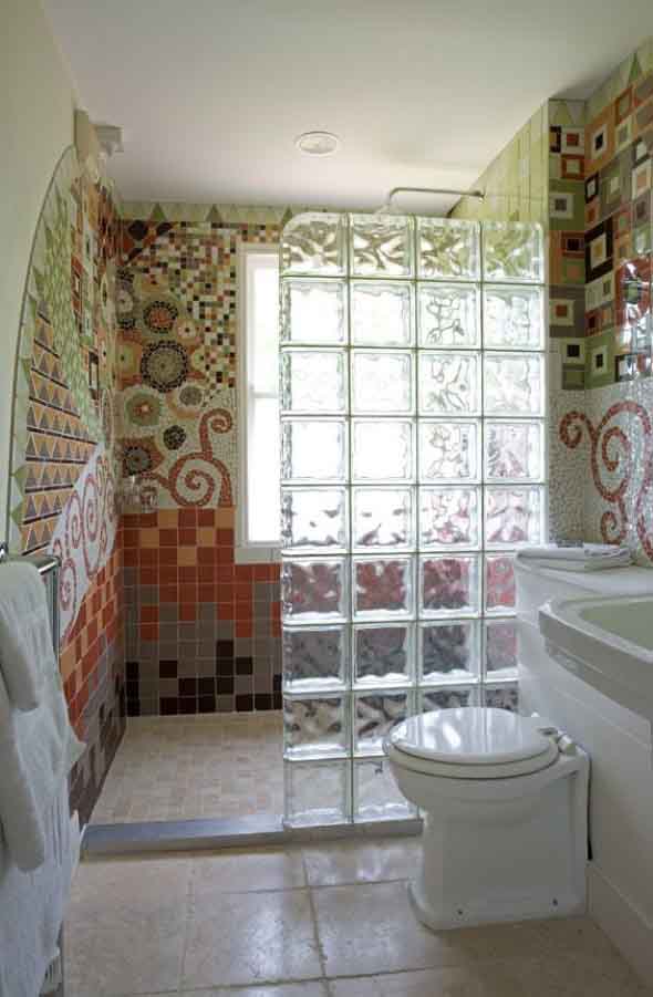 Tijolos de vidro na decoração do banheiro 015